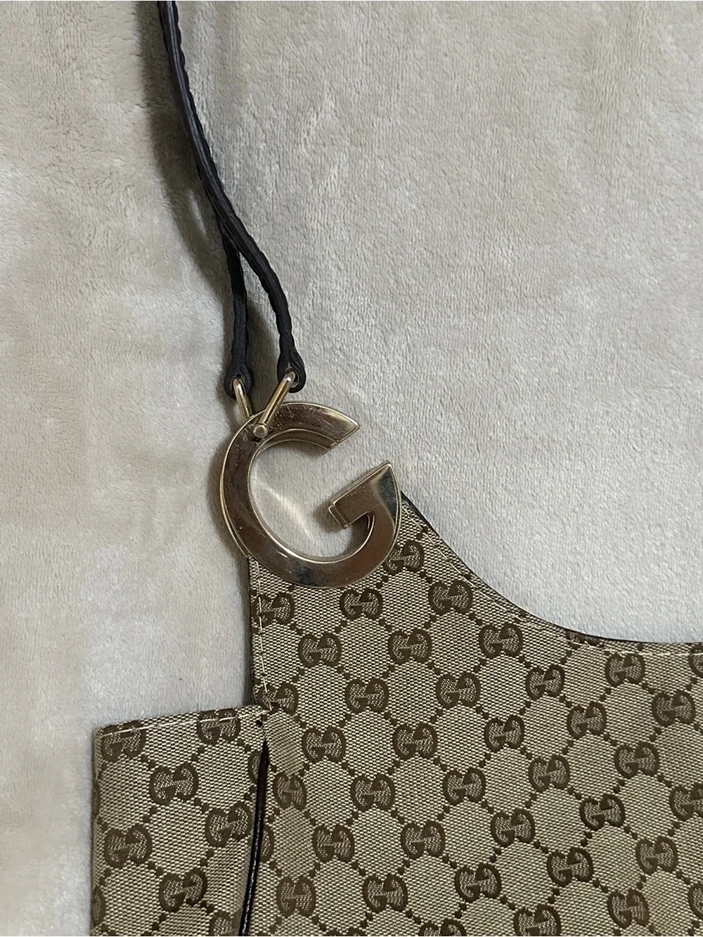Gucci Vintage GG Canvas Charlotte Crossbody Bag – Brown Leather Trim (203503)